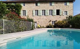 ensemble de deux chambres pour famille
